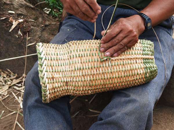 The men in the village undertake most of the weaving of vessels and baskets.
